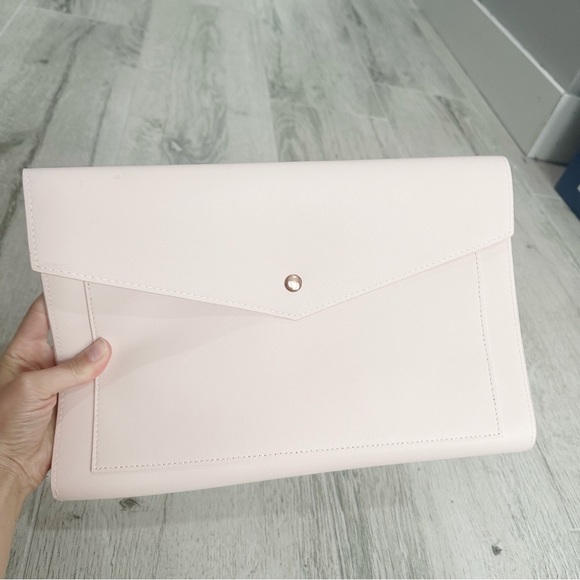 Glass Ladder & Co. “Megan” Blush Pink Clutch - Picture 4 of 13